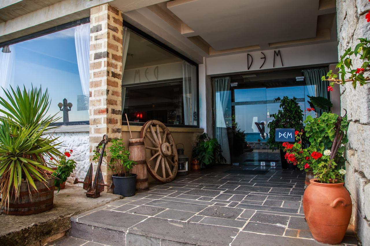 Dem Hotel Sukhumi Bagian luar foto